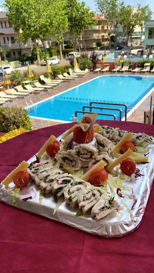 Hotel Prestigio Cesenatico Kültér fotó