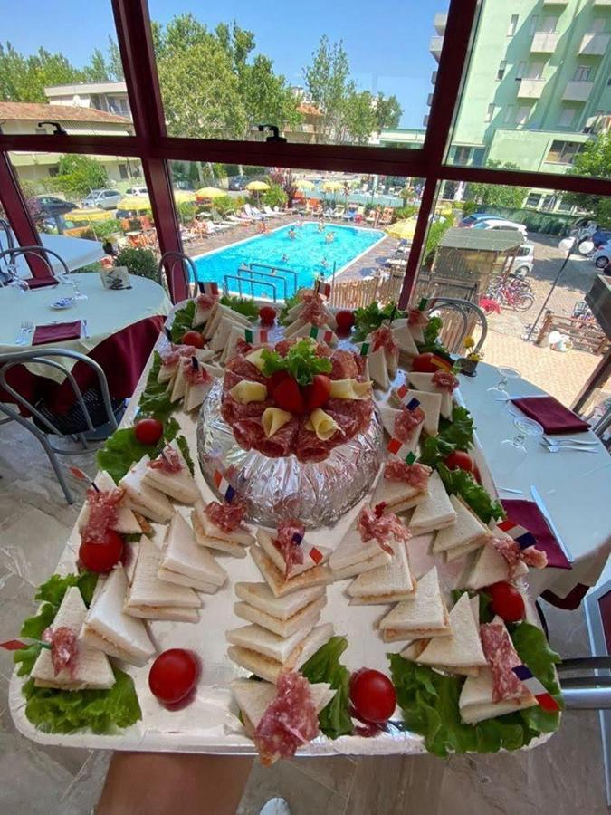 Hotel Prestigio Cesenatico Kültér fotó