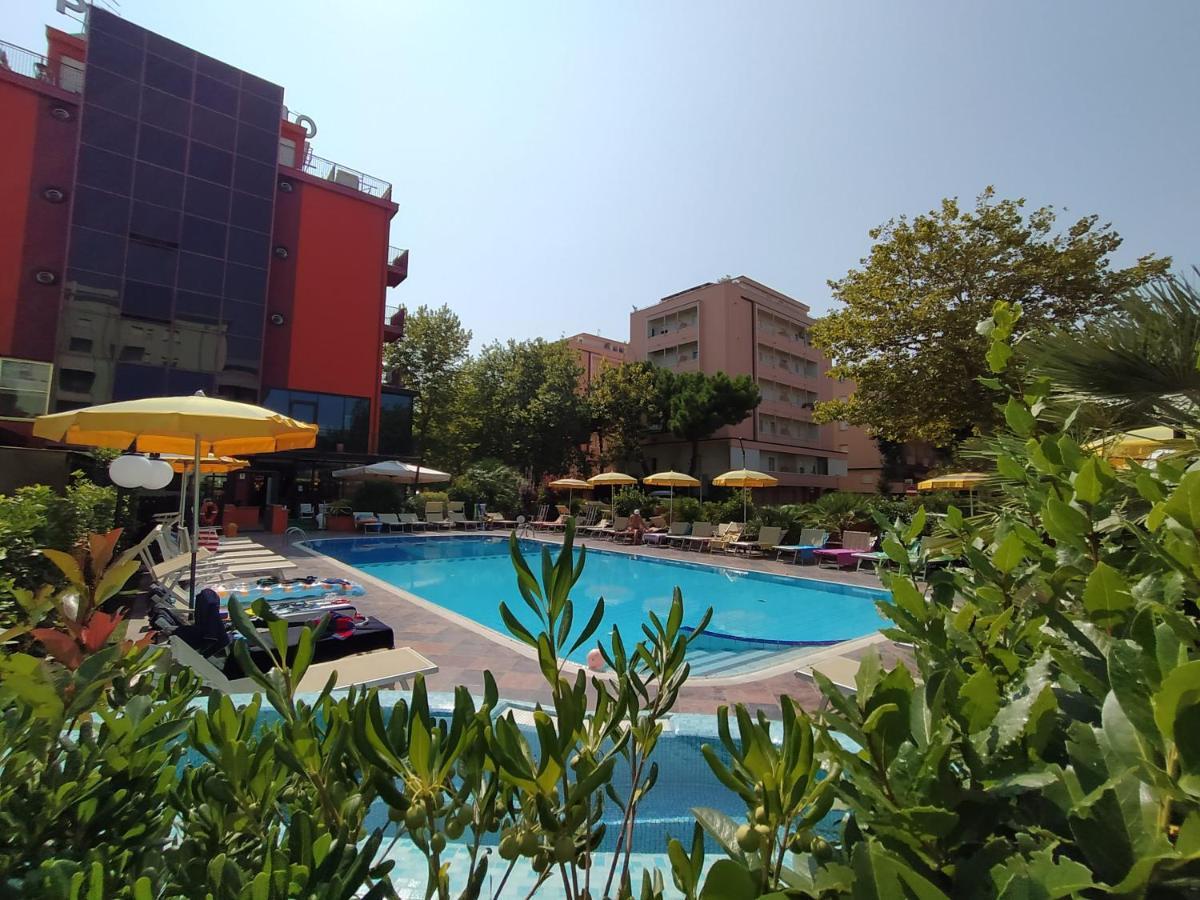 Hotel Prestigio Cesenatico Kültér fotó