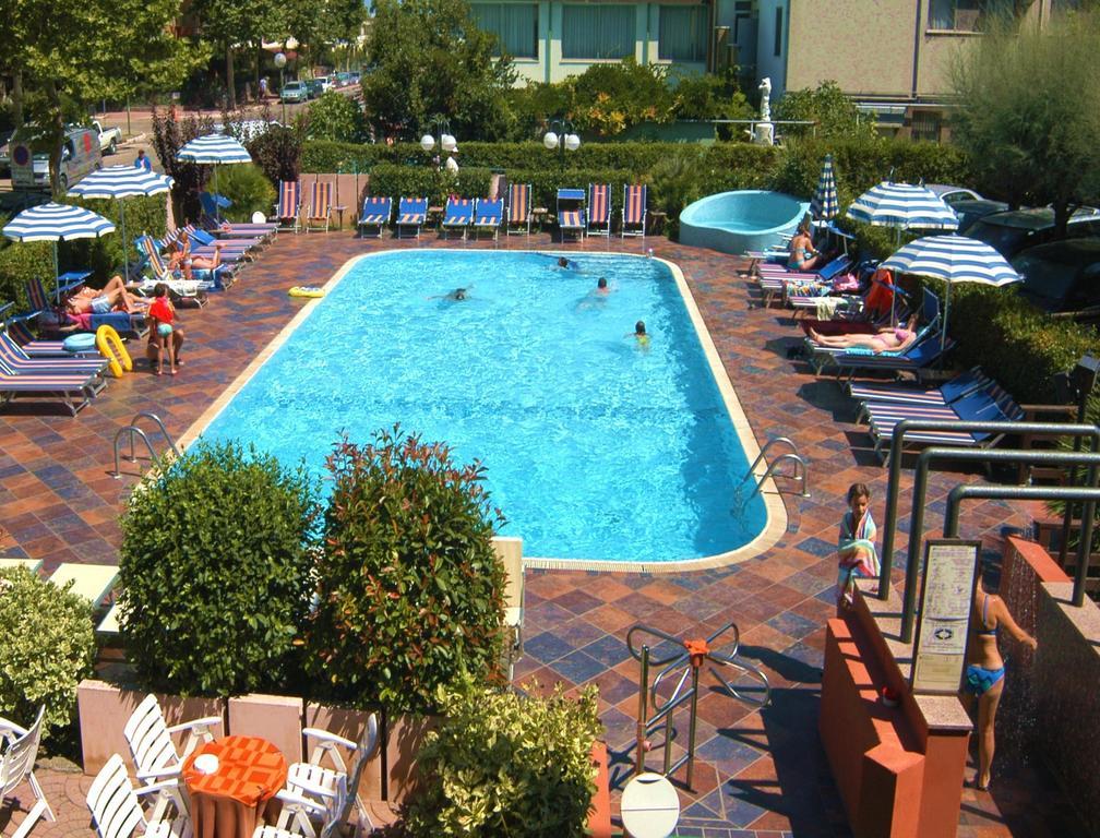 Hotel Prestigio Cesenatico Kültér fotó