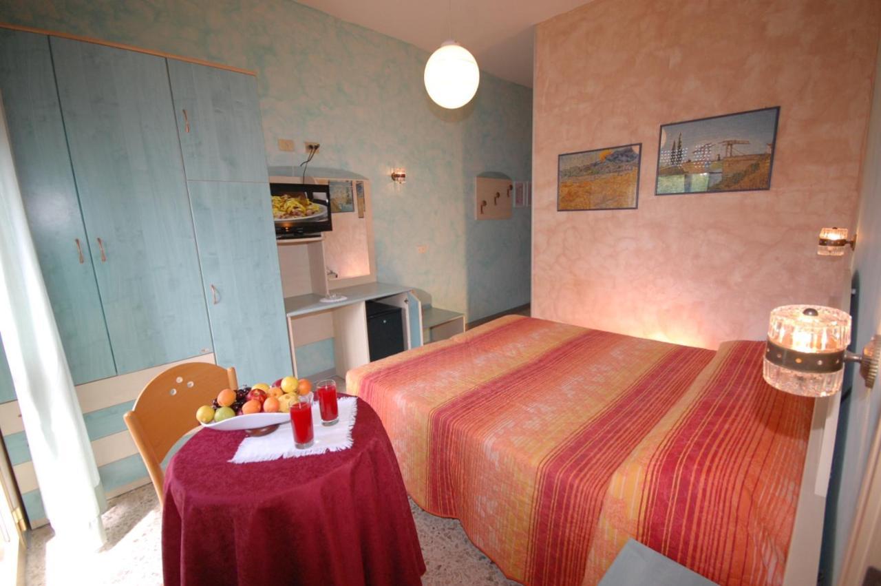 Hotel Prestigio Cesenatico Kültér fotó