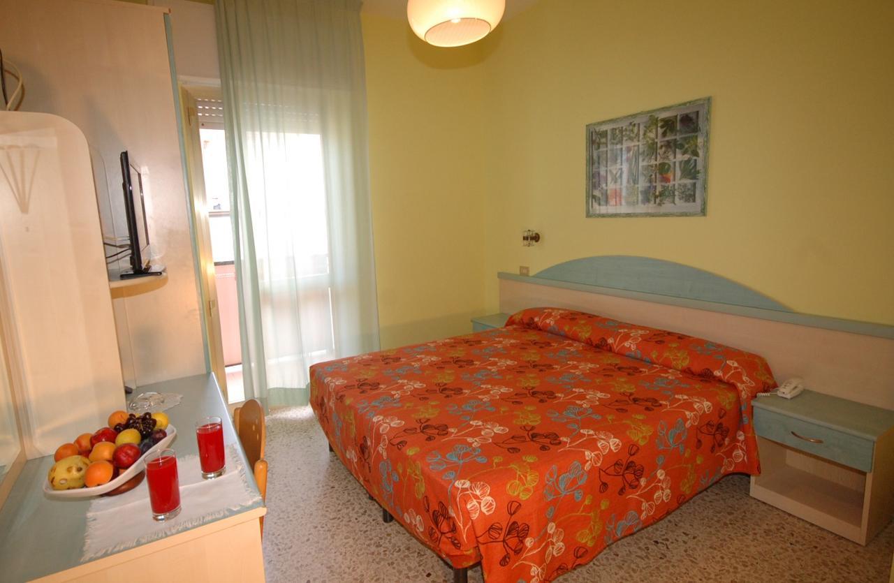 Hotel Prestigio Cesenatico Kültér fotó