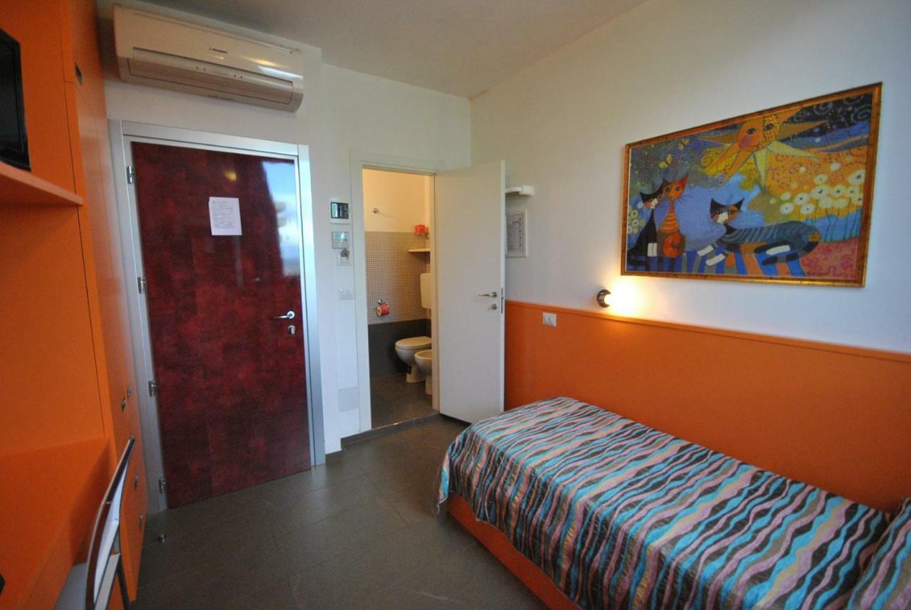 Hotel Prestigio Cesenatico Szoba fotó