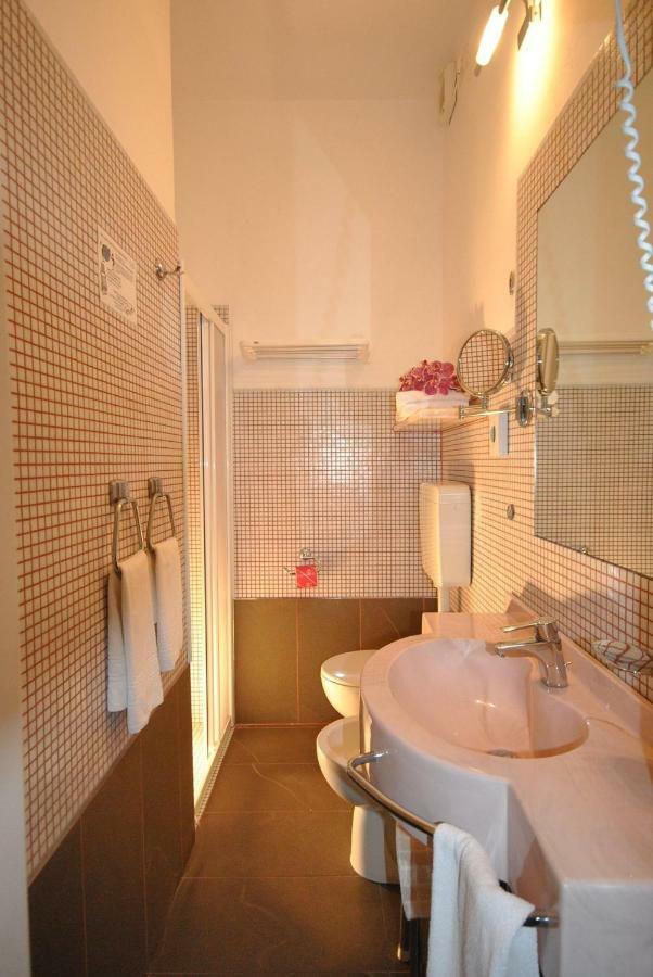 Hotel Prestigio Cesenatico Szoba fotó