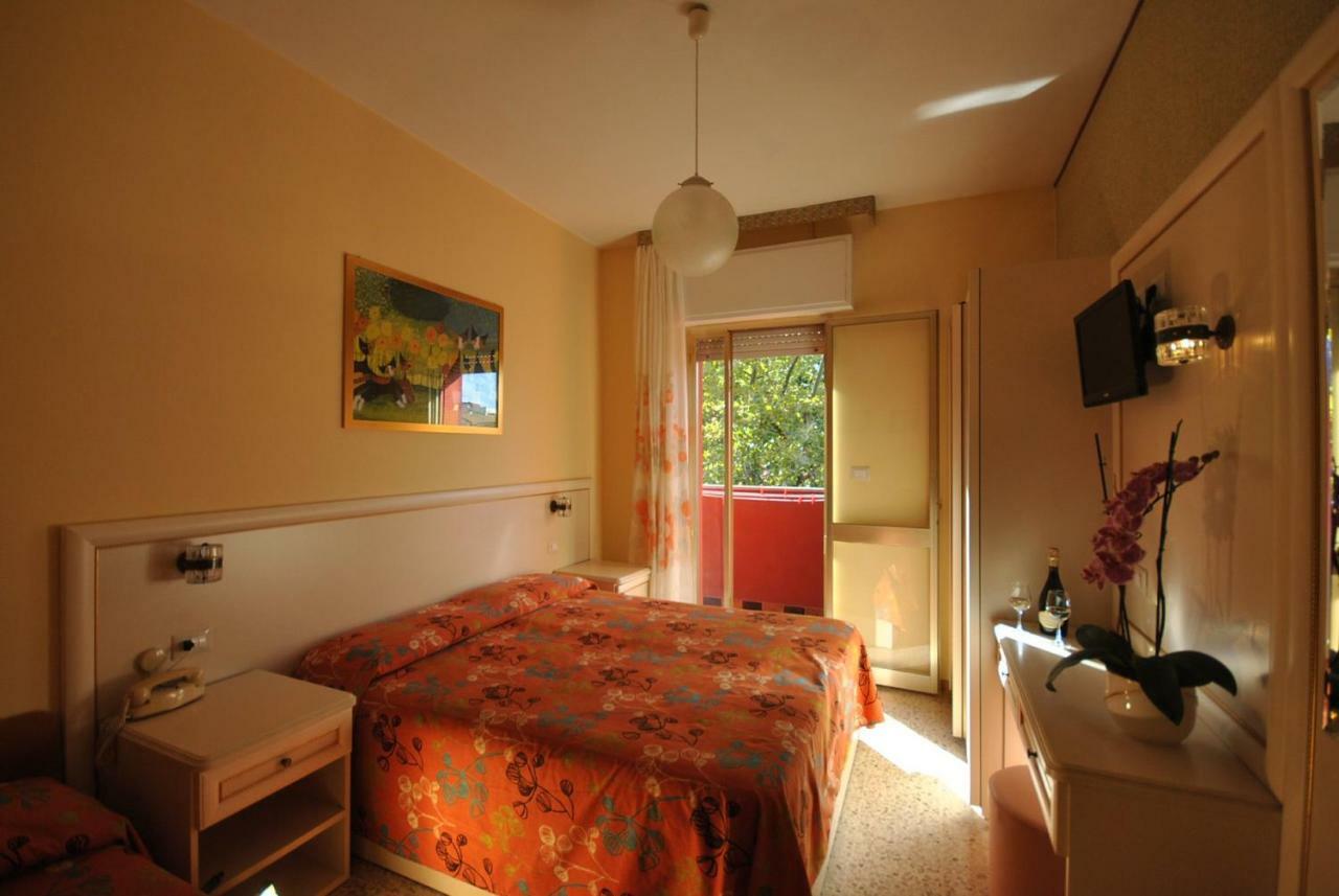 Hotel Prestigio Cesenatico Kültér fotó