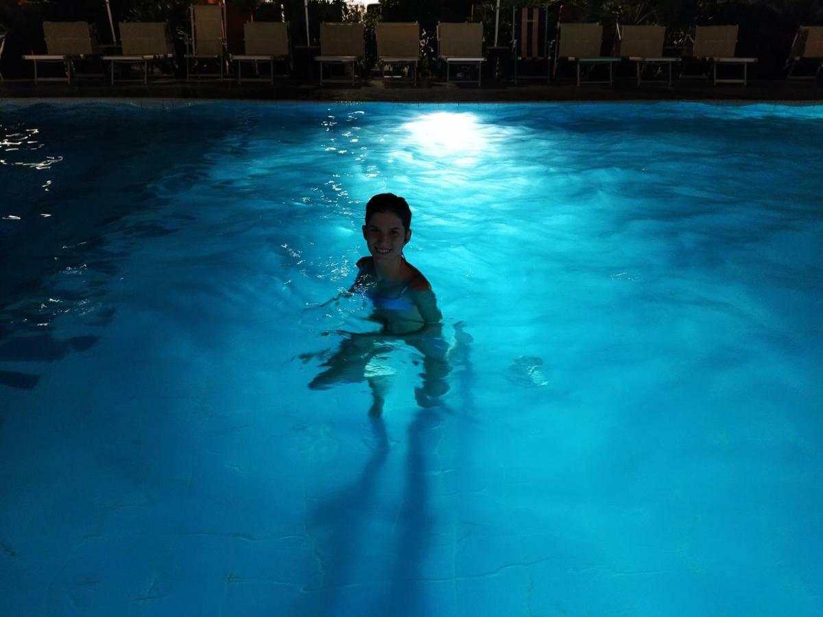 Hotel Prestigio Cesenatico Kültér fotó